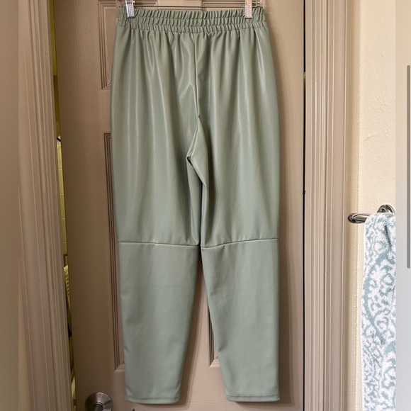 Fabletics Mint Green Faux Leather Joggers Size Small - Picture 4 of 4